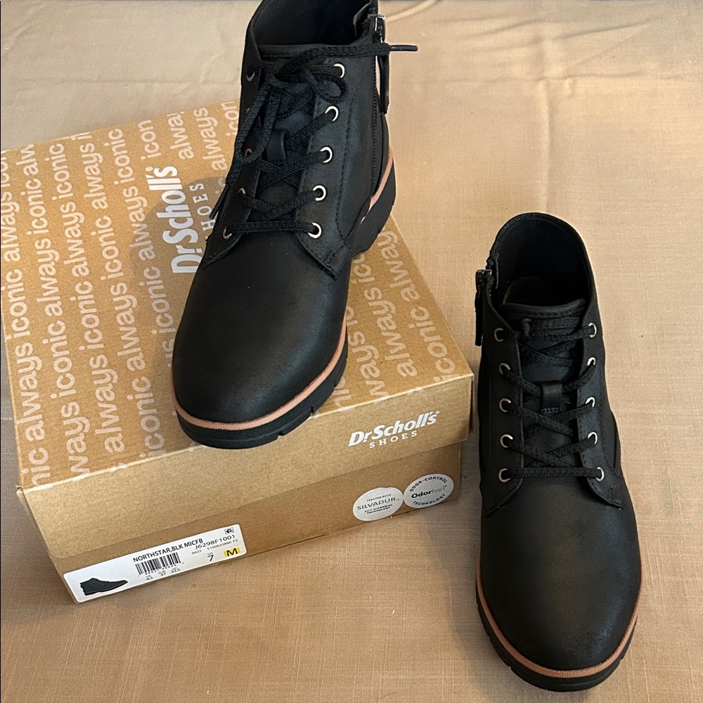 NWT Dr. Scholl's Black Lace-Up Wimens Ankle Boots
